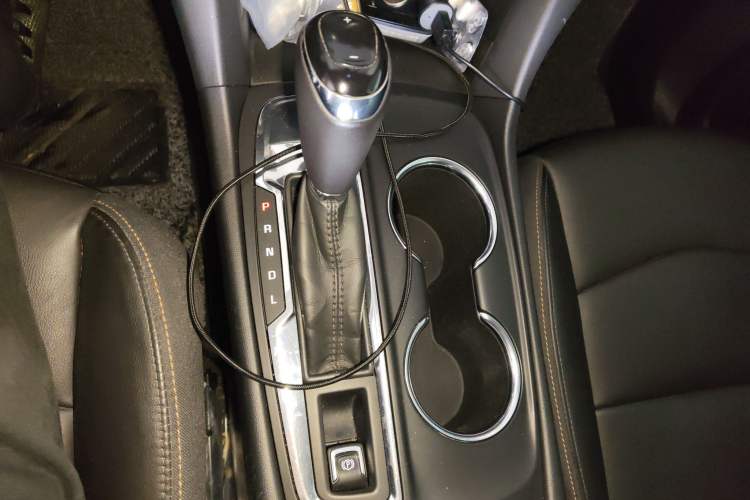 Used Chevrolet Equinox 2017 535T Automatic YuJie Edition Gear Lever