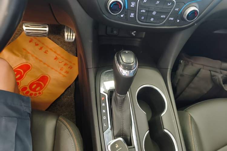 Used Chevrolet Equinox 2017 535T Automatic YuJie Edition Gear Lever