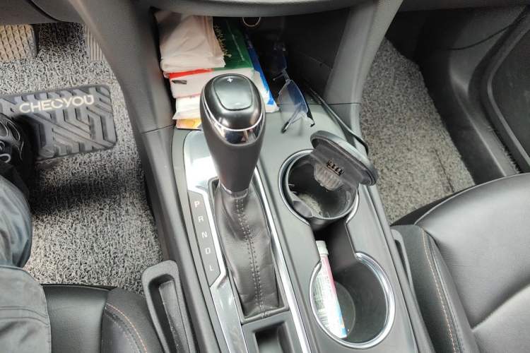Used Chevrolet Equinox 2017 535T Automatic YuJie Edition Gear Lever