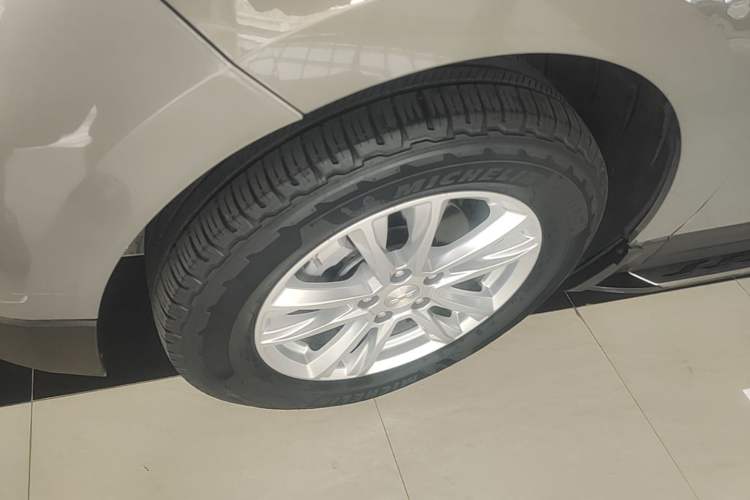 Used Chevrolet Equinox 2017 535T Automatic YuJie Edition Left Front Wheel Hub
