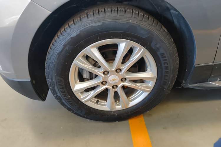 Used Chevrolet Equinox 2017 535T Automatic YuJie Edition Left Front Wheel Hub
