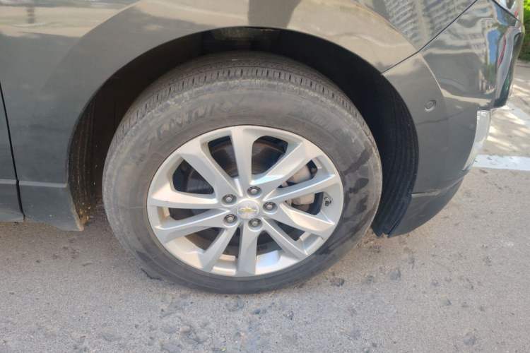 Used Chevrolet Equinox 2017 550T Automatic All-Wheel-Drive Huanjie Edition Right Front Wheel Hub