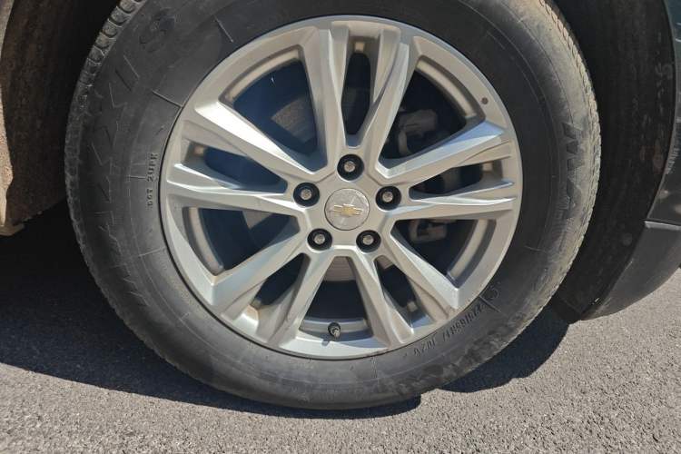 Used Chevrolet Equinox 2017 535T Automatic YuJie Edition Right Front Wheel Hub