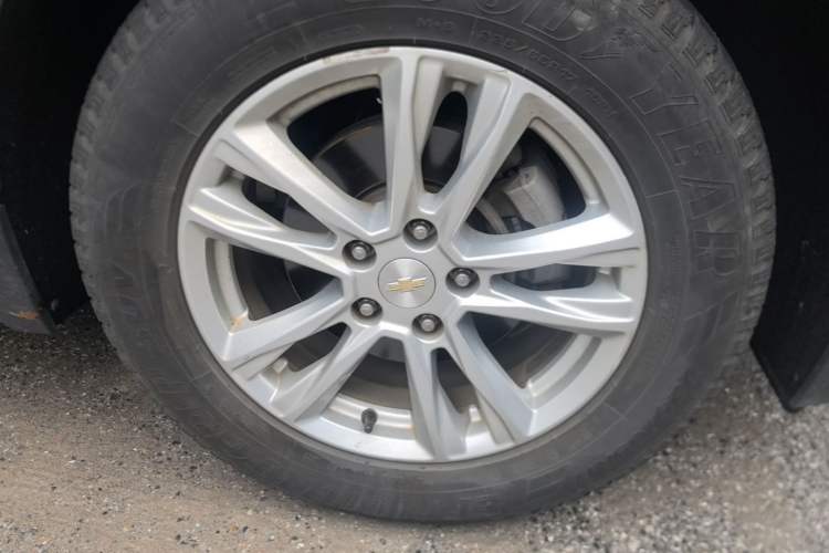 Used Chevrolet Equinox 2017 535T Automatic YuJie Edition Right Front Wheel Hub