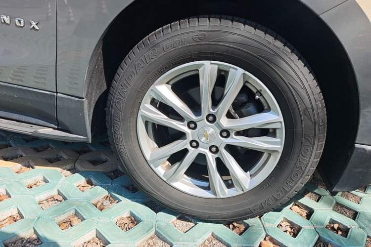 Used Chevrolet Equinox 2017 535T Automatic YuJie Edition Right Front Wheel Hub