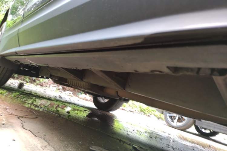Used Chevrolet Equinox 2017 550T Automatic All-Wheel-Drive Top-Tier Version Right Side Sill