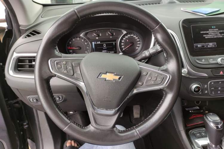 Used Chevrolet Equinox 2017 550T Automatic All-Wheel-Drive Top-Tier Version Steering Wheel