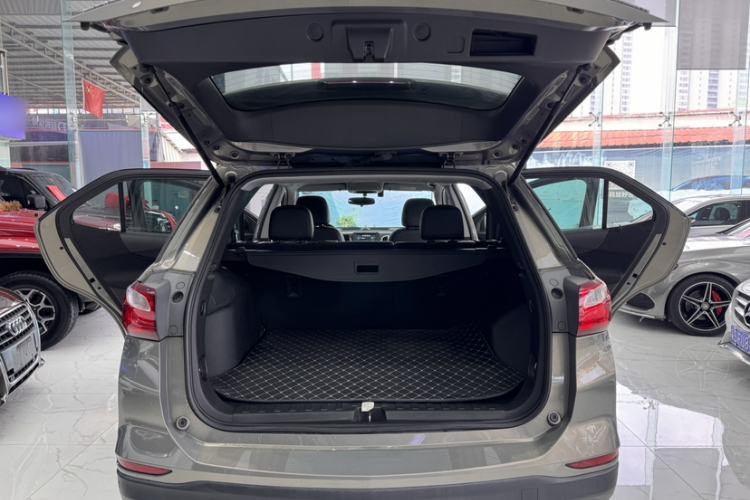 Used Chevrolet Equinox 2017 535T Automatic Lingjie Edition Trunk
