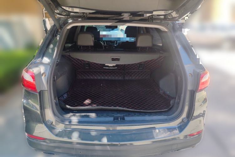 Used Chevrolet Equinox 2017 550T Automatic All-Wheel-Drive Huanjie Edition Trunk