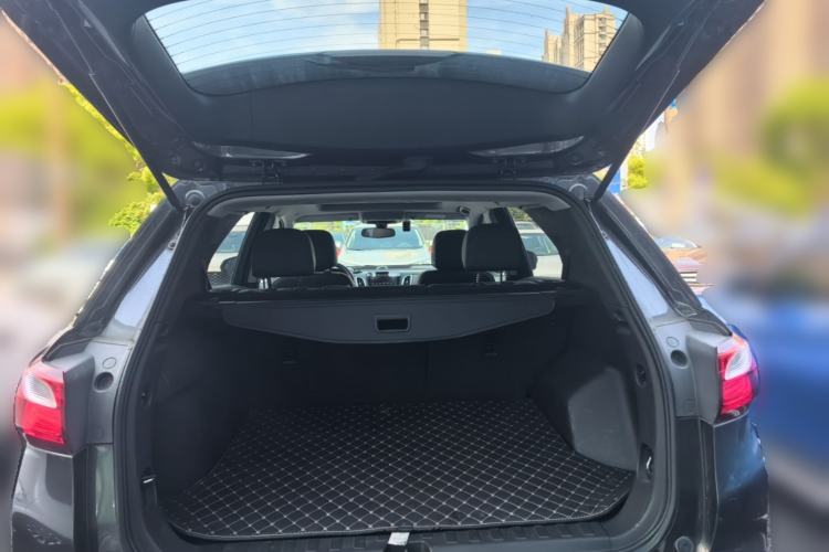 Used Chevrolet Equinox 2017 535T Automatic YuJie Edition Trunk