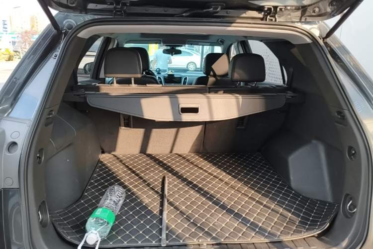 Used Chevrolet Equinox 2017 535T Automatic YuJie Edition Trunk