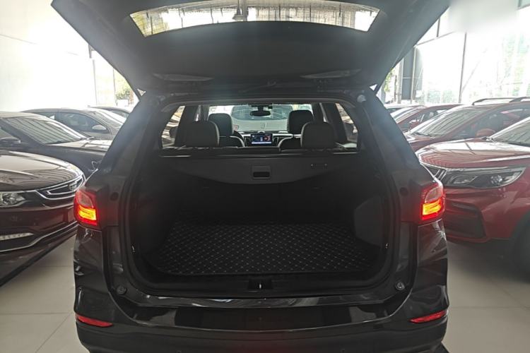 Used Chevrolet Equinox 2017 535T Automatic YuJie Edition Trunk