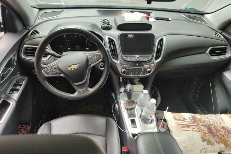 Used Chevrolet Equinox 2017 535T Automatic YuJie Edition Center Console
