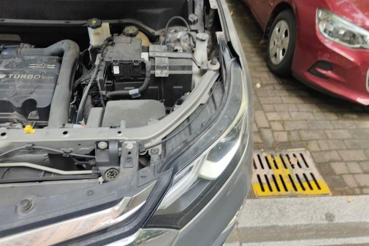 Used Chevrolet Equinox 2017 535T Automatic YuJie Edition Engine Bay Left