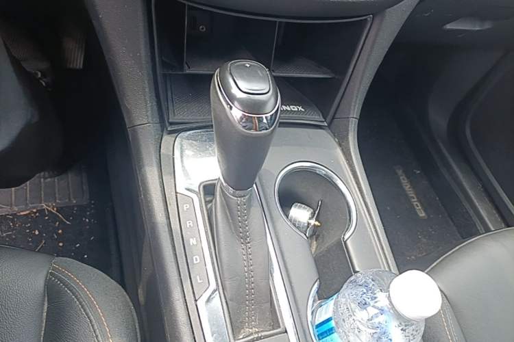 Used Chevrolet Equinox 2017 535T Automatic YuJie Edition Gear Lever