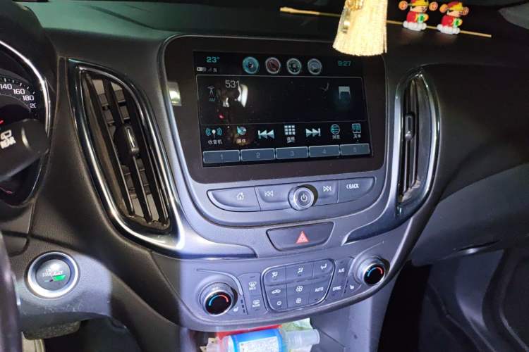 Used Chevrolet Equinox 2017 535T Automatic YuJie Edition Audio And AC Panel