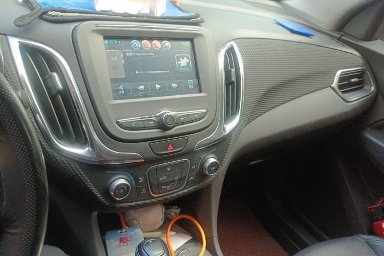 Used Chevrolet Equinox 2017 535T Automatic Chijie Edition Audio And AC Panel