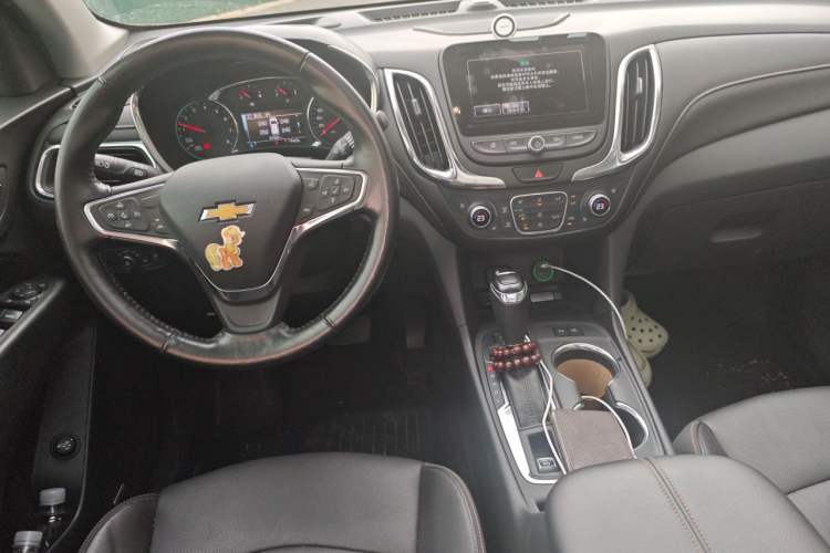 Used Chevrolet Equinox 2017 550T Automatic All-Wheel-Drive Huanjie Edition Center Console