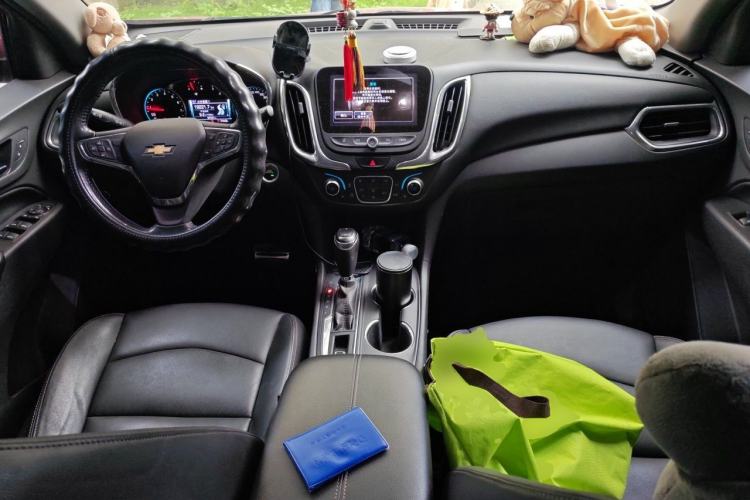 Used Chevrolet Equinox 2017 535T Automatic YuJie Edition Center Console