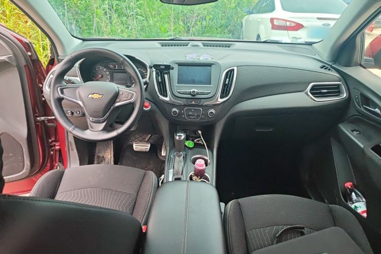 Used Chevrolet Equinox 2017 535T Automatic Lingjie Edition Center Console