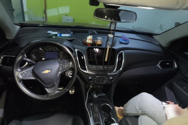 Used Chevrolet Equinox 2017 535T Automatic YuJie Edition Center Console