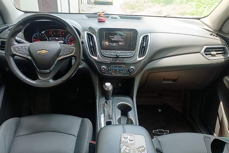 Used Chevrolet Equinox 2017 535T Automatic YuJie Edition Center Console