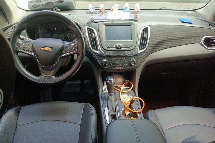 Used Chevrolet Equinox 2017 535T Automatic Chijie Edition Center Console