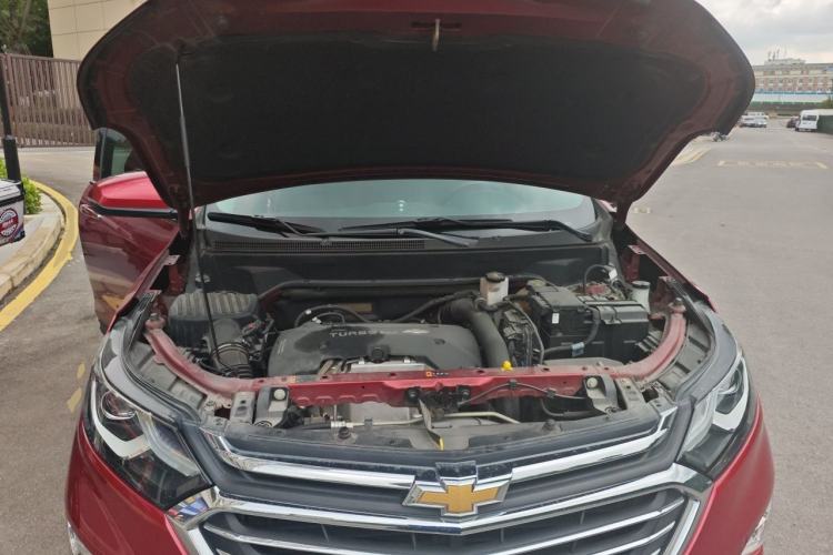 Used Chevrolet Equinox 2017 550T Automatic All-Wheel-Drive Huanjie Edition Engine Bay