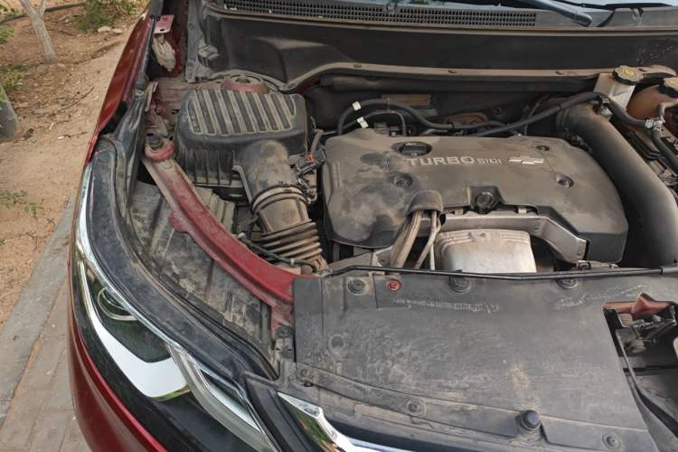 Used Chevrolet Equinox 2017 RS 550T Automatic All-Wheel-Drive Boundary Edition Engine Bay Right