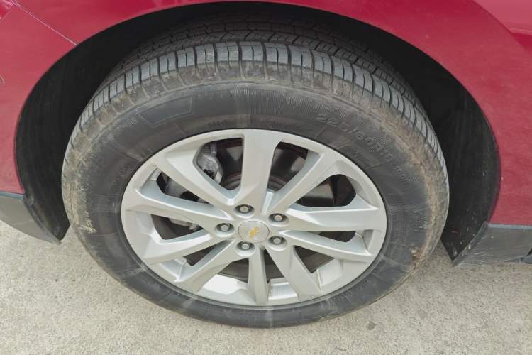 Used Chevrolet Equinox 2017 550T Automatic All-Wheel-Drive Huanjie Edition Exterior 4