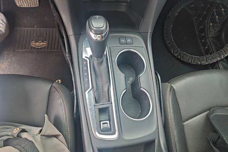 Used Chevrolet Equinox 2017 550T Automatic All-Wheel-Drive Huanjie Edition Gear Lever