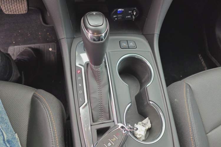 Used Chevrolet Equinox 2017 550T Automatic All-Wheel-Drive Huanjie Edition Gear Lever