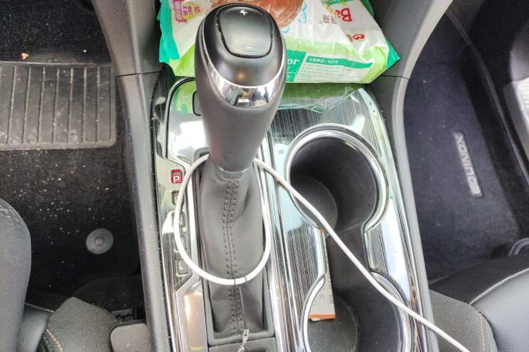 Used Chevrolet Equinox 2017 550T Automatic All-Wheel-Drive Top-Tier Version Gear Lever