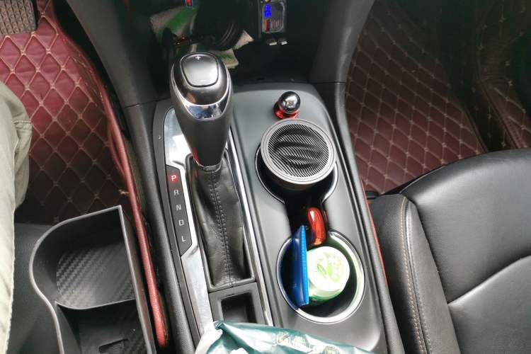 Used Chevrolet Equinox 2017 535T Automatic YuJie Edition Gear Lever