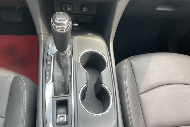 Used Chevrolet Equinox 2017 535T Automatic YuJie Edition Gear Lever