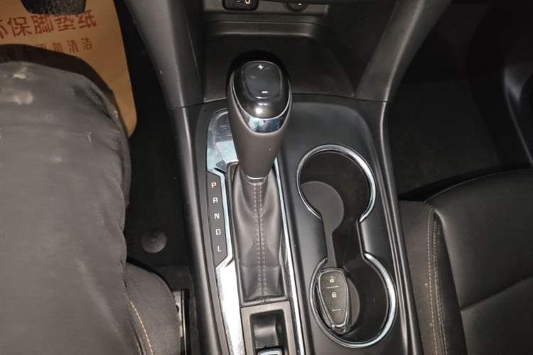 Used Chevrolet Equinox 2017 535T Automatic YuJie Edition Gear Lever