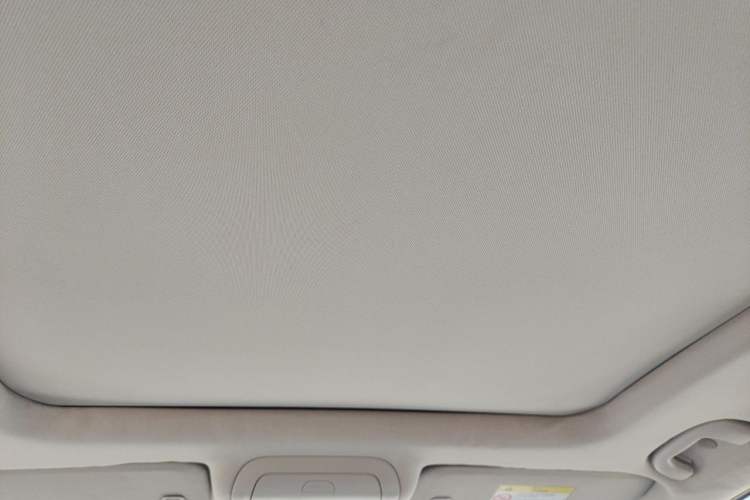 Used Chevrolet Equinox 2017 550T Automatic All-Wheel-Drive Top-Tier Version Headliner