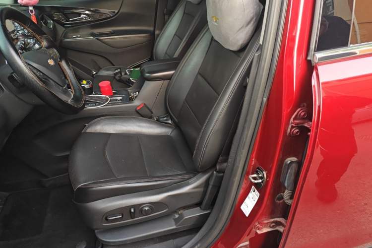 Used Chevrolet Equinox 2017 RS 550T Automatic All-Wheel-Drive Boundary Edition Left Front Seat