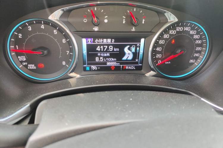 Used Chevrolet Equinox 2017 550T Automatic All-Wheel-Drive Top-Tier Version Odometer Close Up