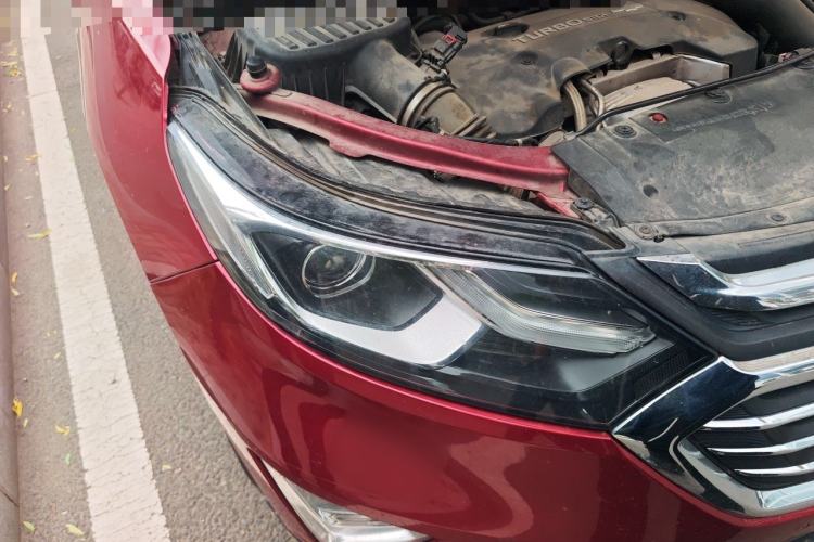 Used Chevrolet Equinox 2017 RS 550T Automatic All-Wheel-Drive Boundary Edition Right Front Headlight