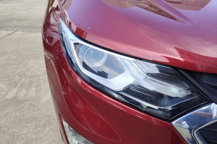 Used Chevrolet Equinox 2017 550T Automatic All-Wheel-Drive Top-Tier Version Right Front Headlight