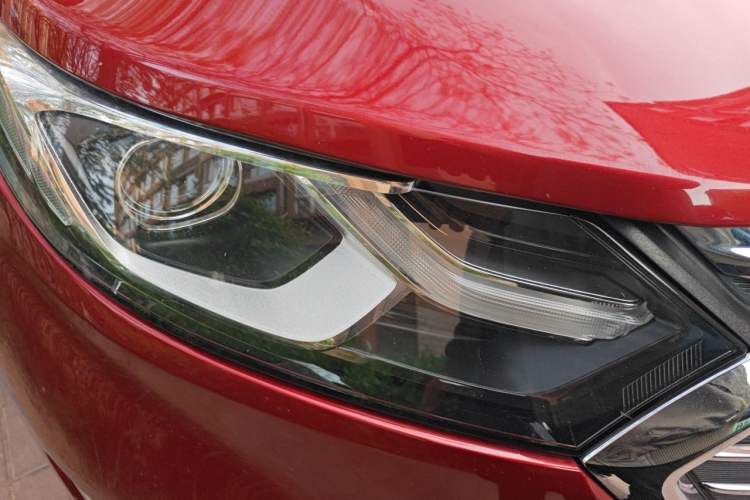 Used Chevrolet Equinox 2017 RS 550T Automatic All-Wheel-Drive Boundary Edition Right Front Headlight