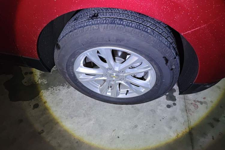 Used Chevrolet Equinox 2017 535T Automatic YuJie Edition Right Front Wheel Hub
