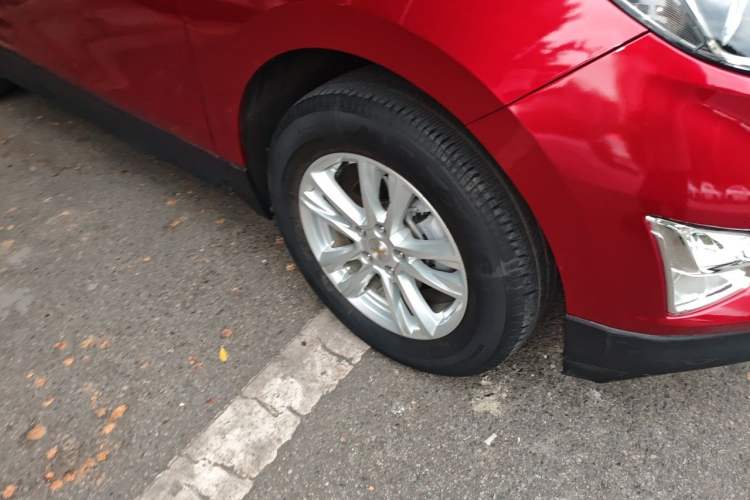 Used Chevrolet Equinox 2017 535T Automatic YuJie Edition Right Front Wheel Hub