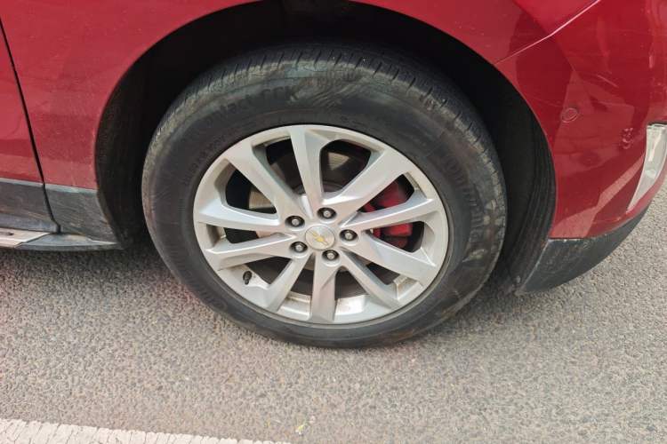 Used Chevrolet Equinox 2017 RS 550T Automatic All-Wheel-Drive Boundary Edition Right Front Wheel Hub