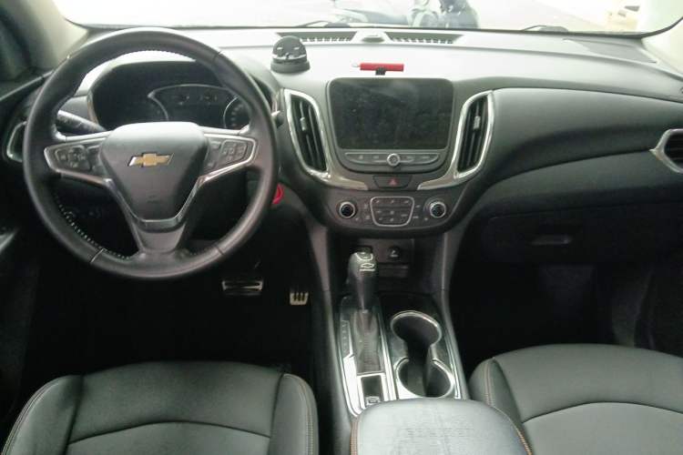 Used Chevrolet Equinox 2017 535T Automatic YuJie Edition Center Console