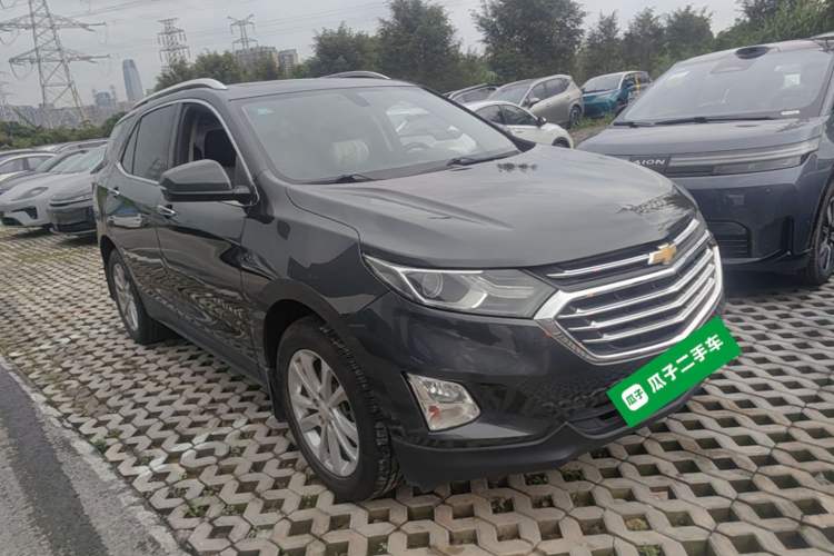 Used Chevrolet Equinox 2017 550T Automatic All-Wheel-Drive Top-Tier Version Front Right 45 Deg