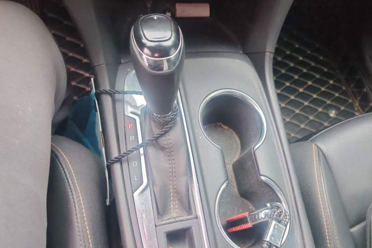 Used Chevrolet Equinox 2017 535T Automatic YuJie Edition Gear Lever