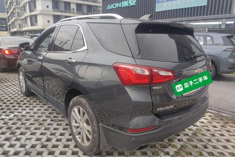 Used Chevrolet Equinox 2017 550T Automatic All-Wheel-Drive Top-Tier Version Rear Left 45 Deg