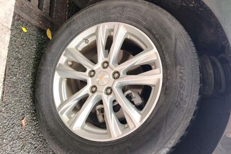 Used Chevrolet Equinox 2017 535T Automatic YuJie Edition Right Front Wheel Hub